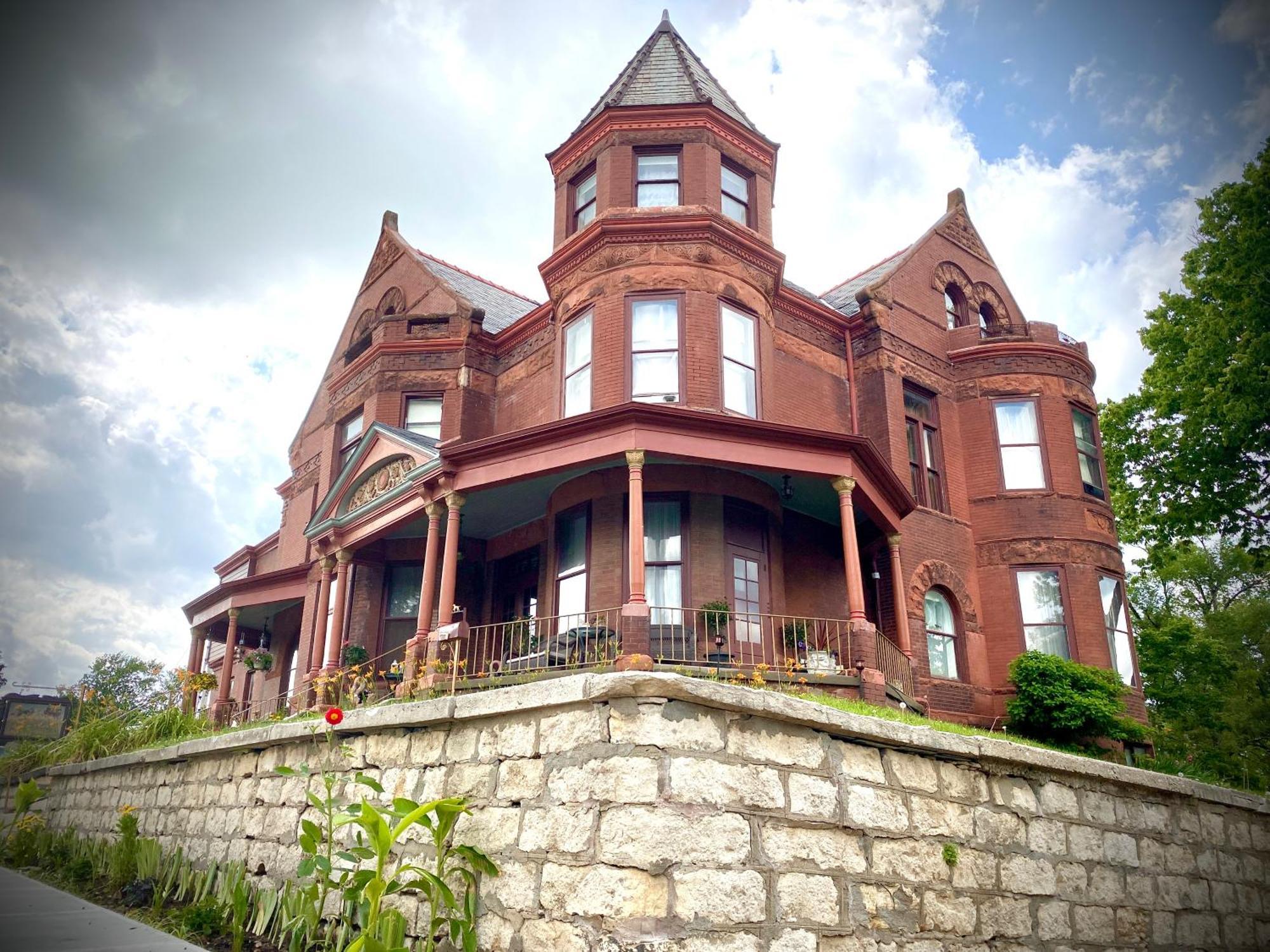 Vineyard Mansion B&B Saint Joseph Exterior foto